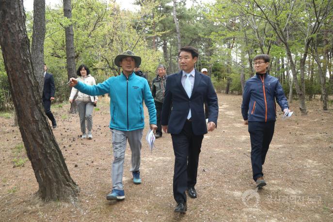 정천석 동구청장,  파크골프장 조성부지 현장방문 의 사진