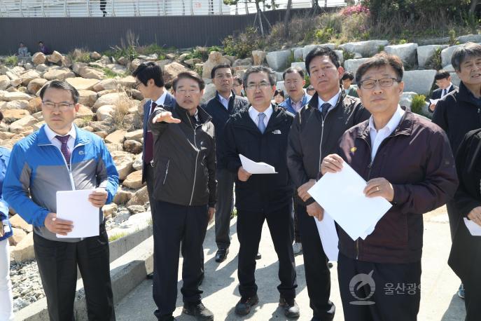 정천석 동구청장, 동구의회의원들과 주요투자사업 현장점검 의 사진