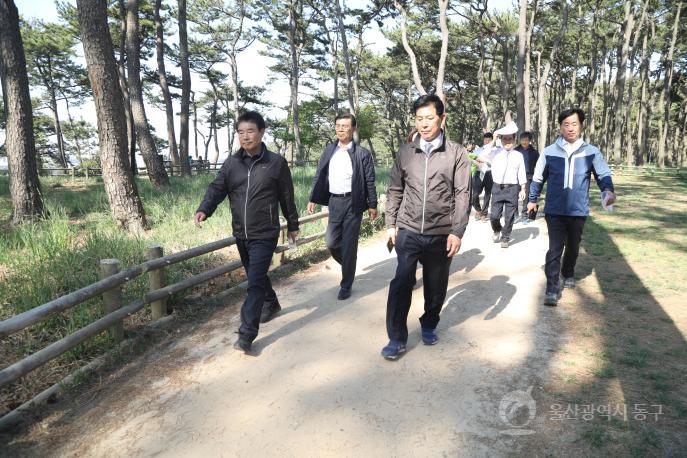 정천석 동구청장, 동구의회의원들과 주요투자사업 현장점검 의 사진