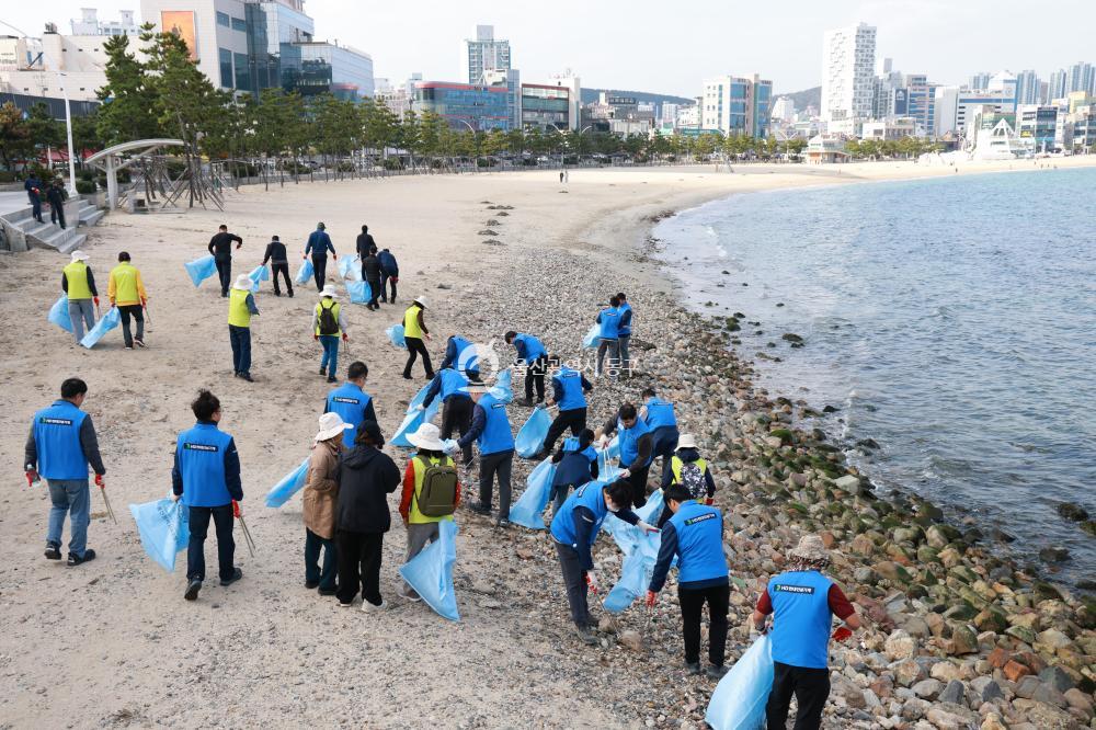 동구-HD현대건설기계 합동 플로깅의 사진