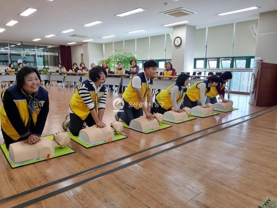 동구 안전보안관 심폐소생술 교육의 사진