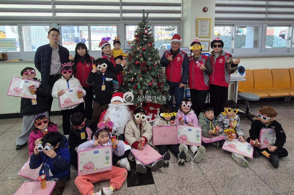 화정동 크리스마스 트리 설치