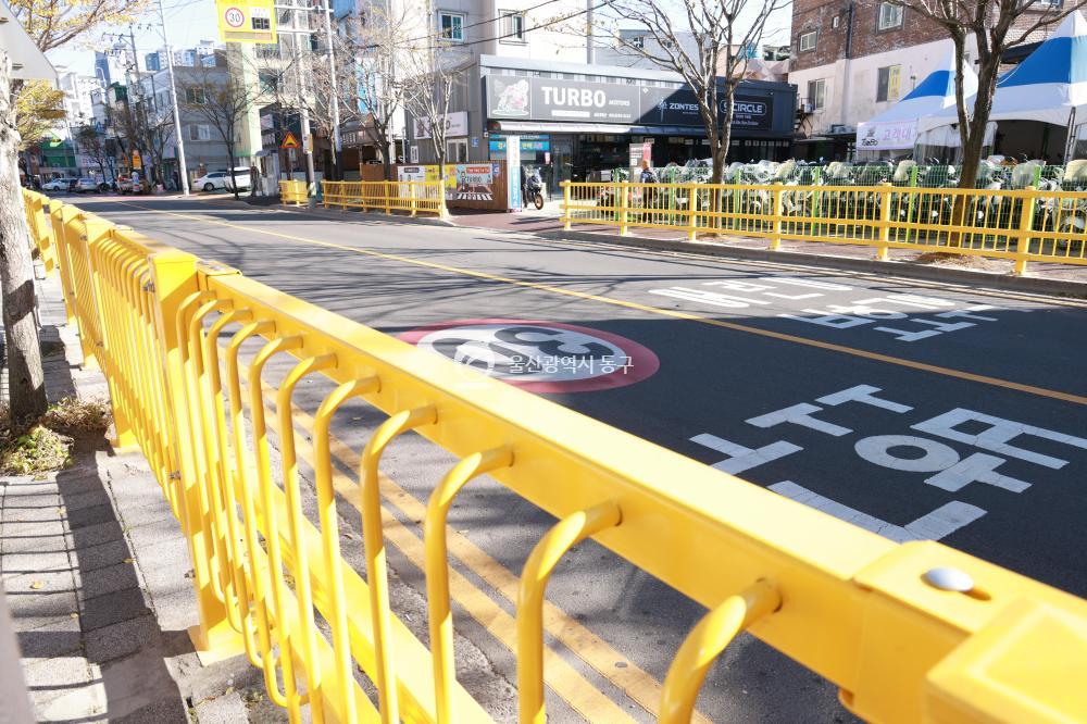 어린이보호구역 안전통학로 조성 현장점검의 사진