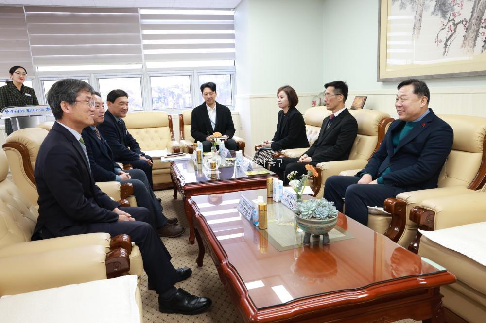 동구-울산교육청 학교시설복합화사업 협약식의 사진