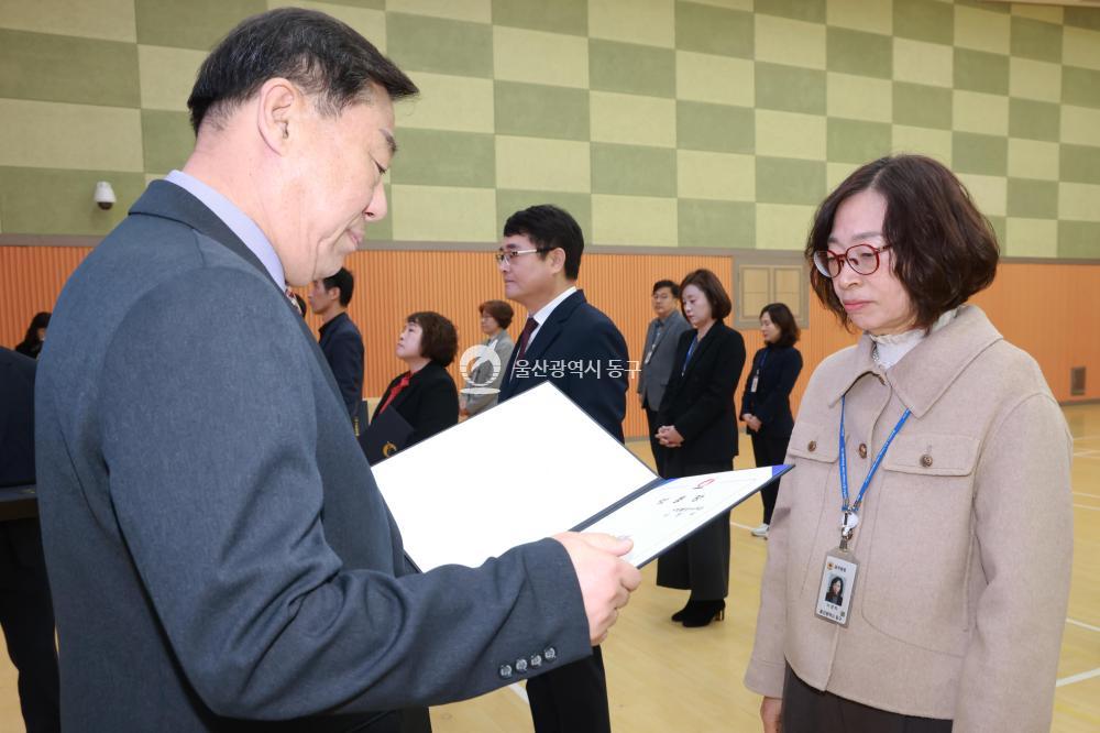 2026년 5급 이상 정기인사 임용장 수여식의 사진