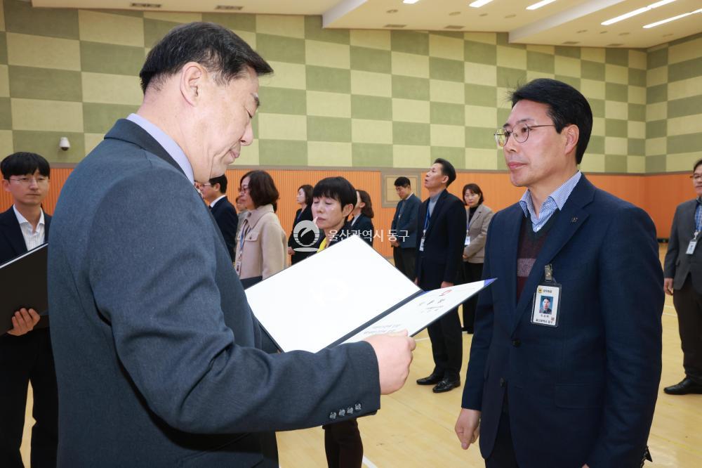 2026년 5급 이상 정기인사 임용장 수여식의 사진