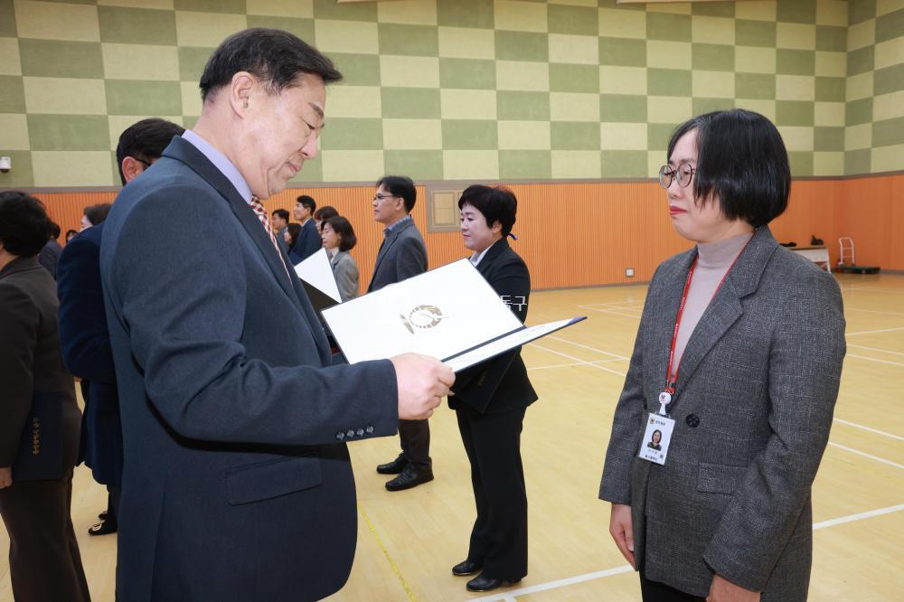 2026년 5급 이상 정기인사 임용장 수여식의 사진