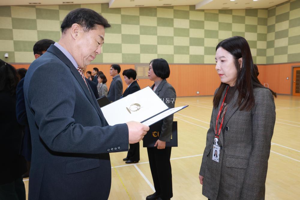 2026년 5급 이상 정기인사 임용장 수여식의 사진