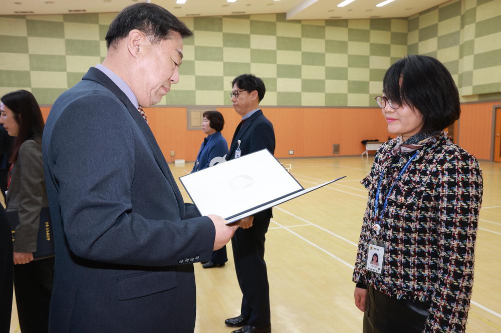 2026년 5급 이상 정기인사 임용장 수여식의 사진