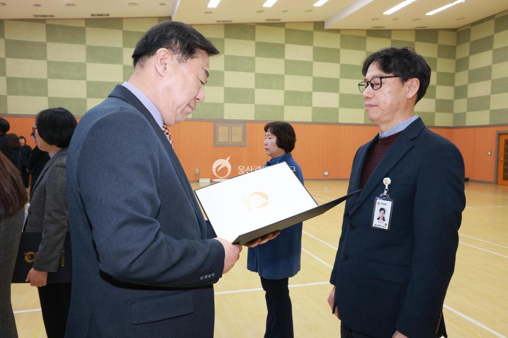 2026년 5급 이상 정기인사 임용장 수여식의 사진