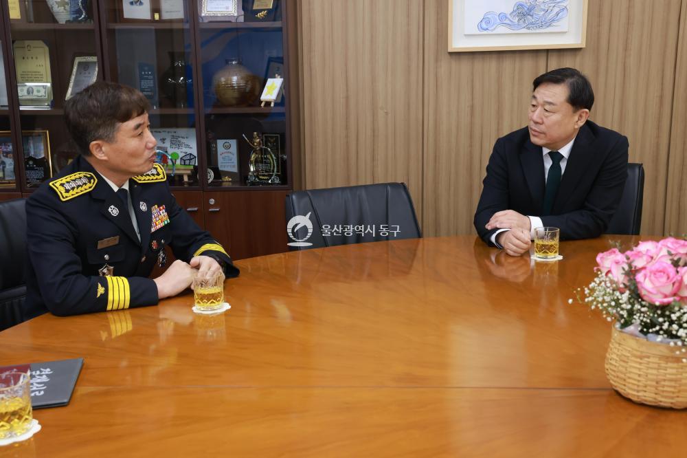 신임 동부소방서장 방문의 사진