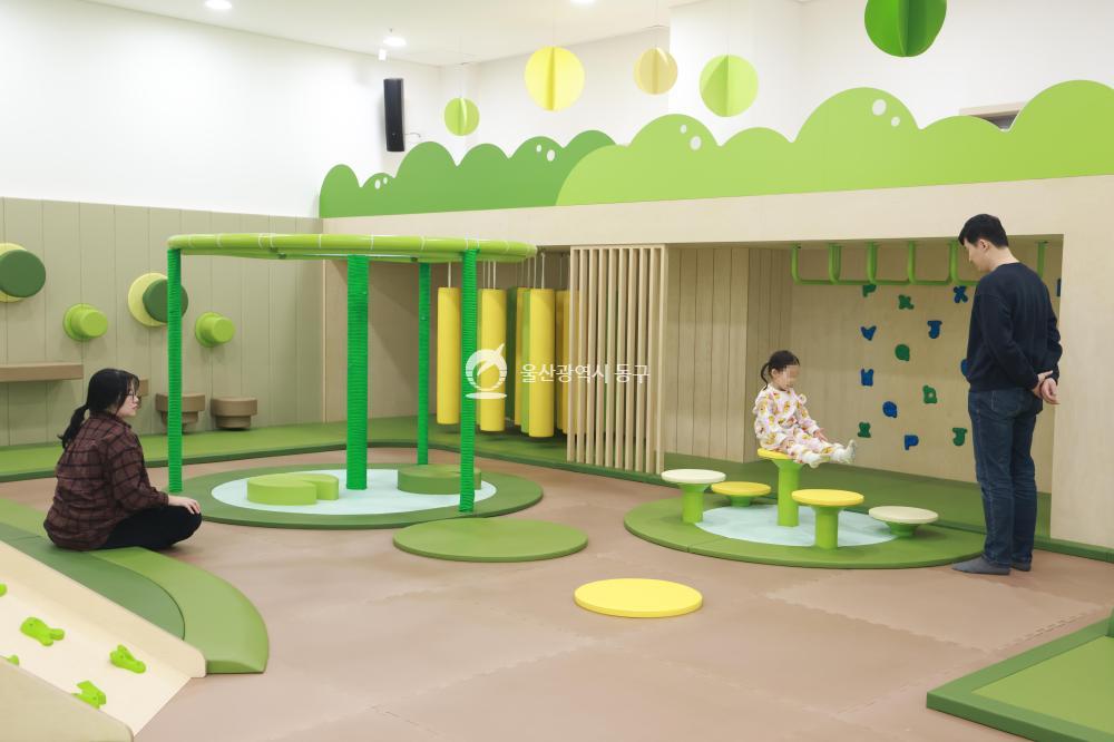 전하체육시설 유아놀이실 개소의 사진