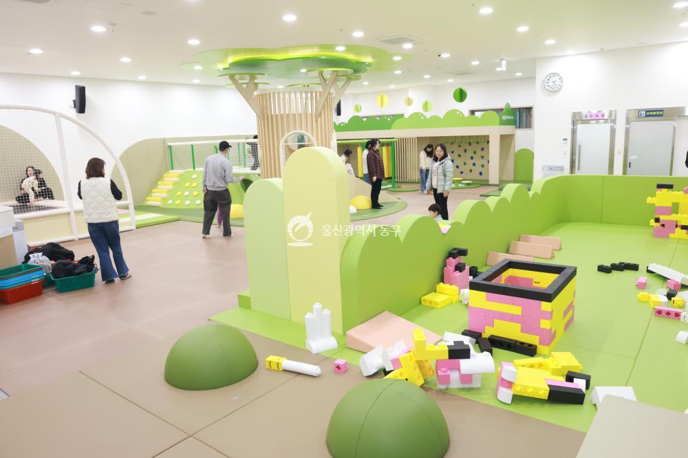 전하체육시설 유아놀이실 개소의 사진