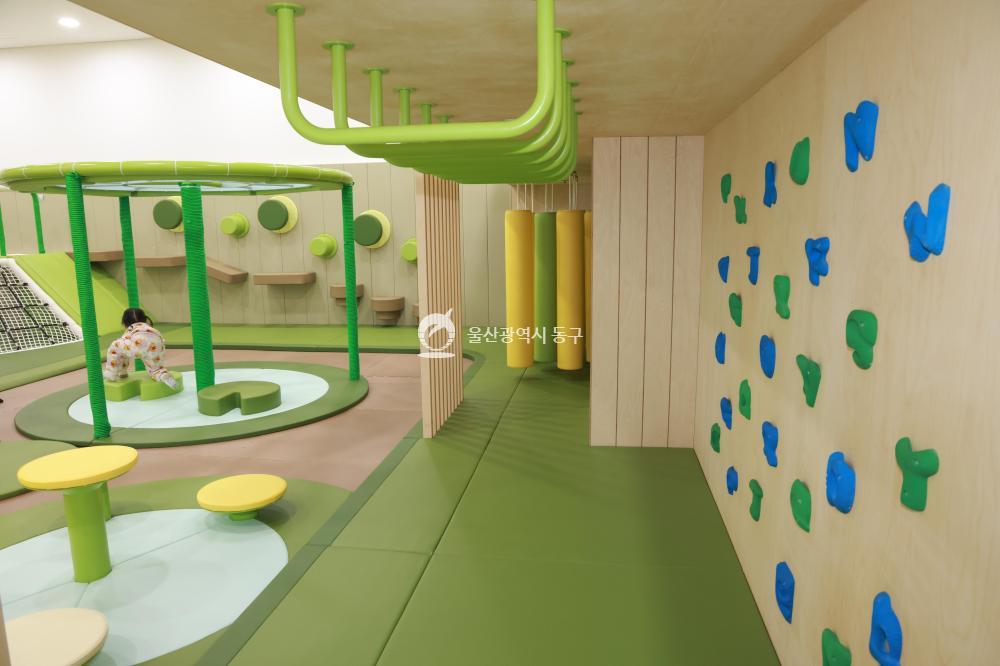 전하체육시설 유아놀이실 개소의 사진
