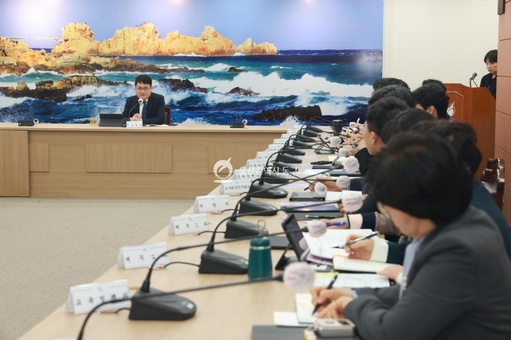 4월 월간 업무보고회의 사진