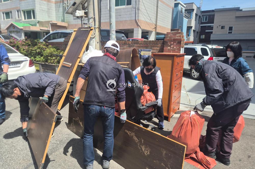 일산동 취약계층 무연고 사망자 유품정리