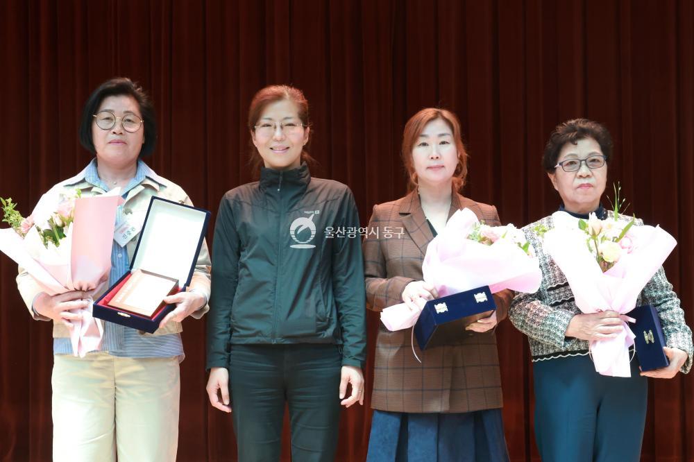 어버이날 노인복지관 합동 기념식의 사진