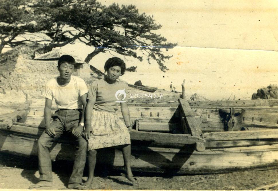 미포만 물양장과 마을 사람들  1964의 사진