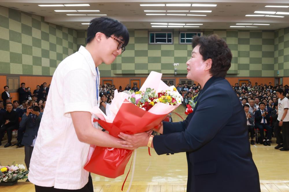 민선9기 천기옥 동구청장 취임식의 사진