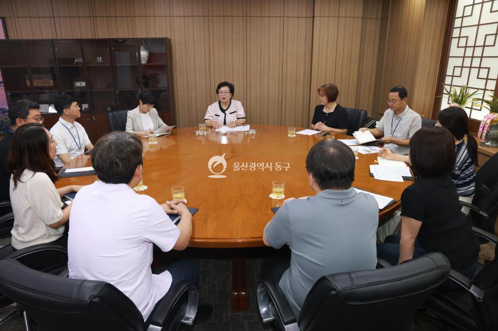 민원친절 우수 공무원 표창 수여 및 간담회의 사진