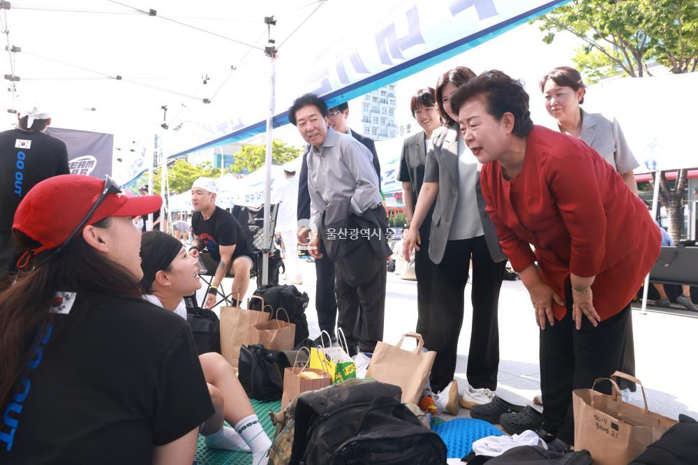 피지컬 비치 대회의 사진