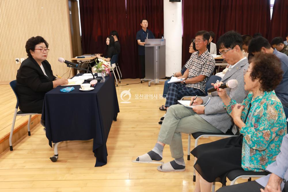 천기옥 동구청장, 일산동 초도방문의 사진