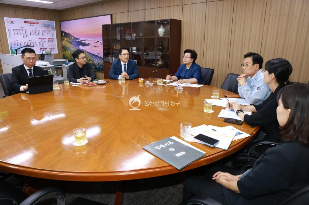 천기옥 동구청장, 현대백화점 울산점과 면담의 사진