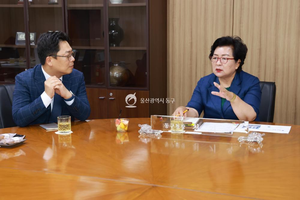천기옥 동구청장, 현대백화점 울산점과 면담