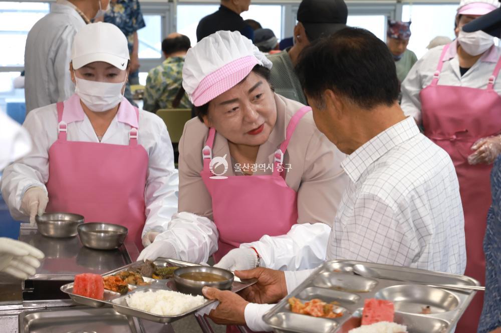 방어진노인복지관 중복맞이 무료 특식 제공의 사진