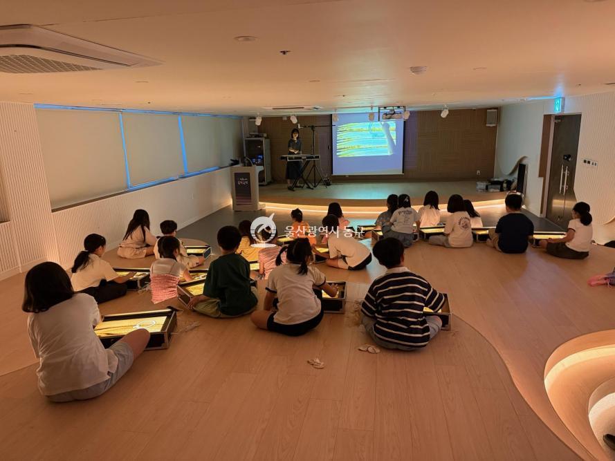통합도서관 '도서관 속 비밀직업연구소' 운영