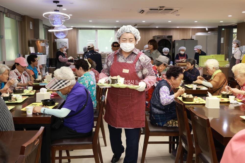 화정종합사회복지관 삼계탕 나눔데이의 사진