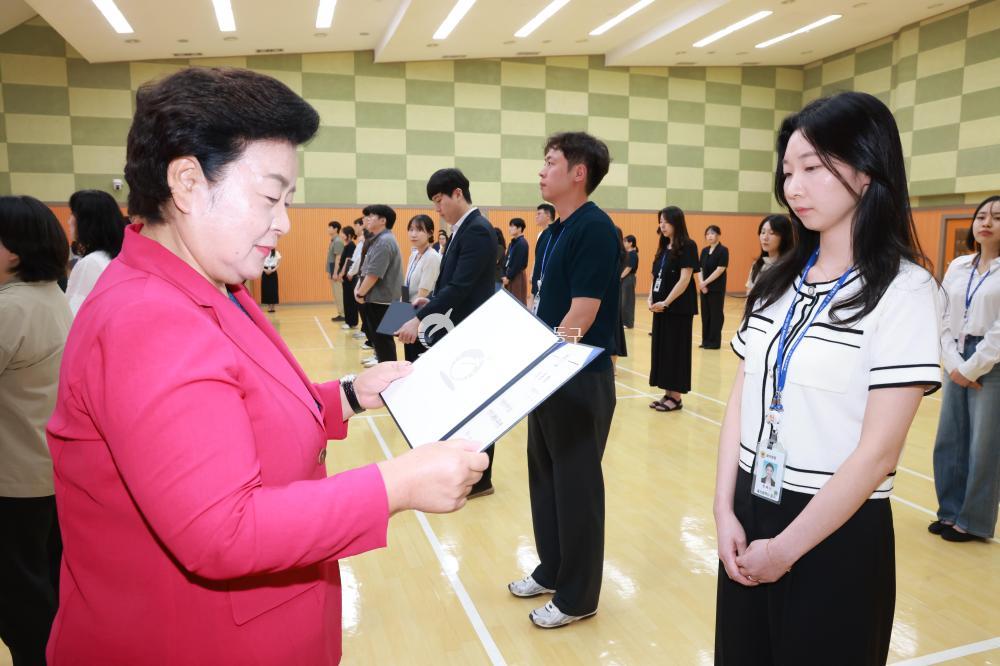 하반기 6급 이하 임용장 수여식의 사진