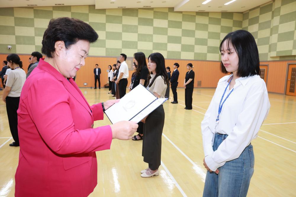 하반기 6급 이하 임용장 수여식의 사진