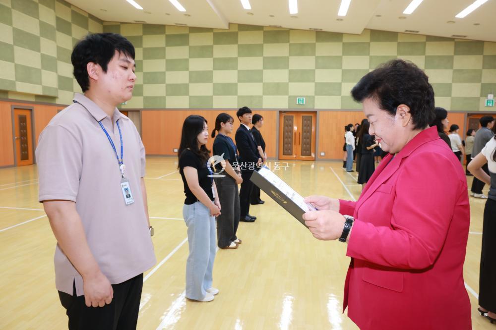 하반기 6급 이하 임용장 수여식의 사진