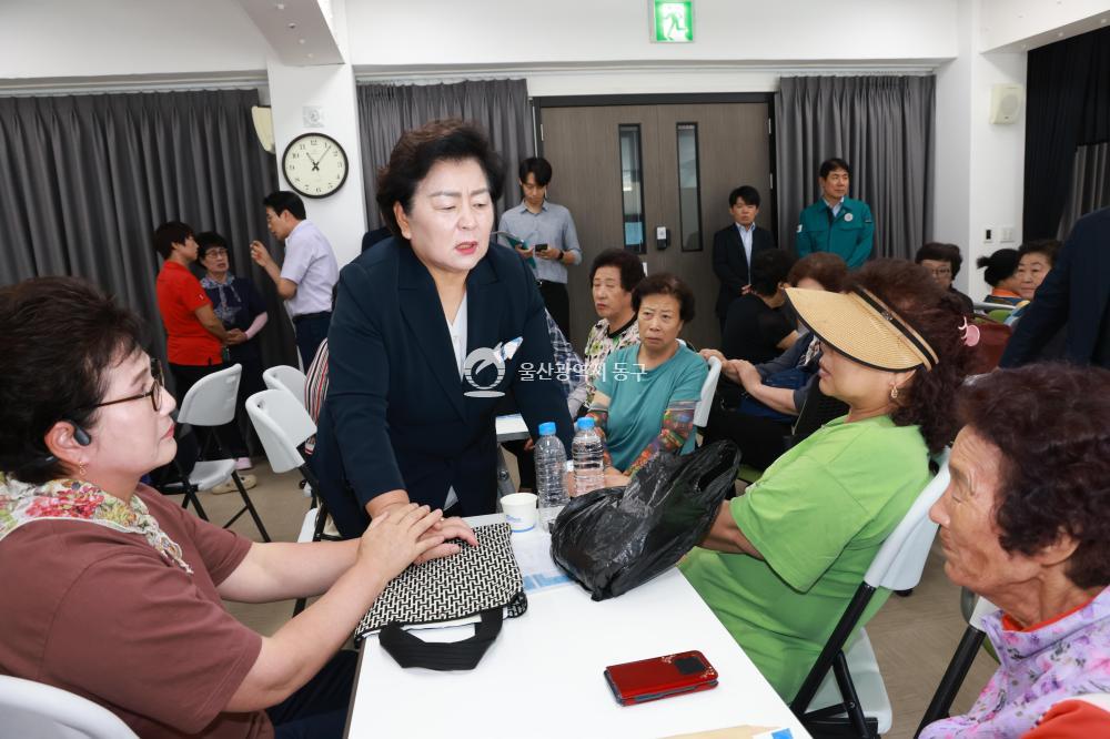 천기옥 동구청장, 방어진활어센터 상인 간담회의 사진
