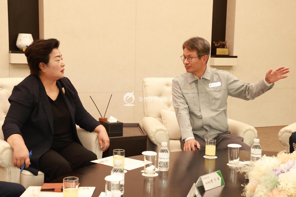 천기옥 동구청장, HD현대중공업 방문의 사진