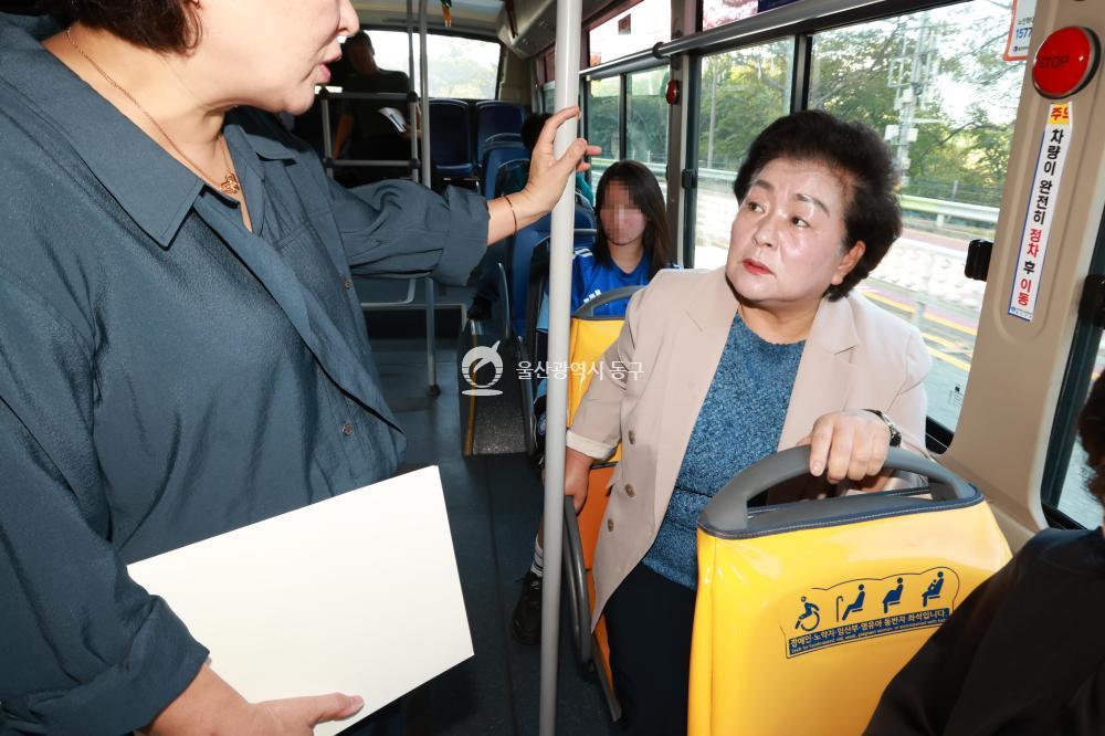 취임 100일 기념, 버스 노선 현장민원 청취의 사진