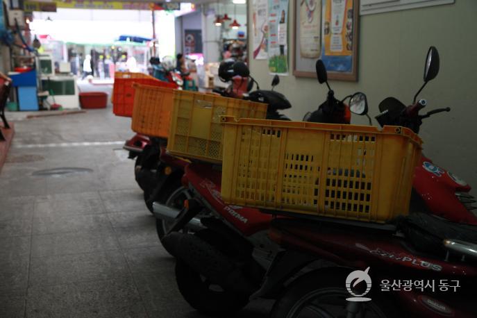 동울산시장 오토바이의 사진