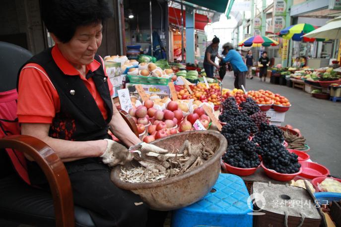월봉시장 과일가게의 사진