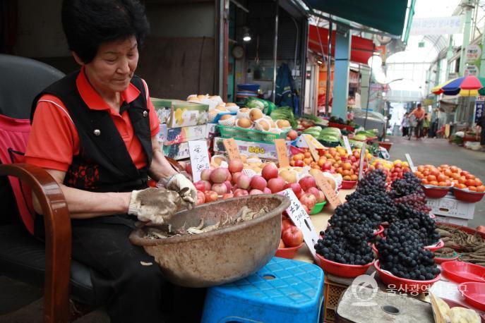 월봉시장 과일가게의 사진