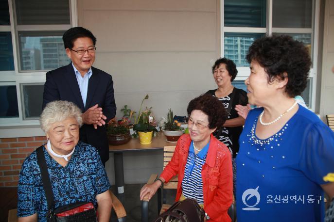 중복맞이 삼계탕 배식 봉사활동 의 사진