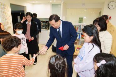 책놀이터 북적북적 개관식의 사진