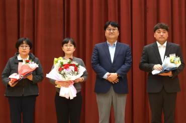 동구 어버이날 합동 기념식의 사진