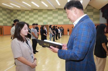 6급 이하 임용장 수여식의 사진