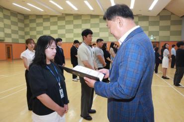 6급 이하 임용장 수여식의 사진