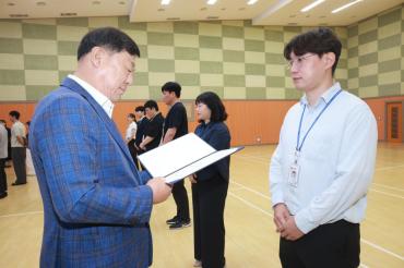 6급 이하 임용장 수여식의 사진