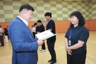 6급 이하 임용장 수여식의 사진