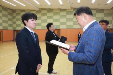 6급 이하 임용장 수여식의 사진