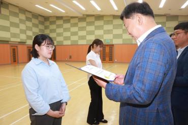 6급 이하 임용장 수여식의 사진