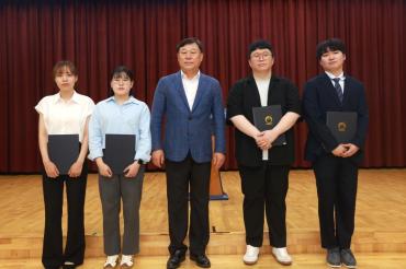 6급 이하 임용장 수여식의 사진